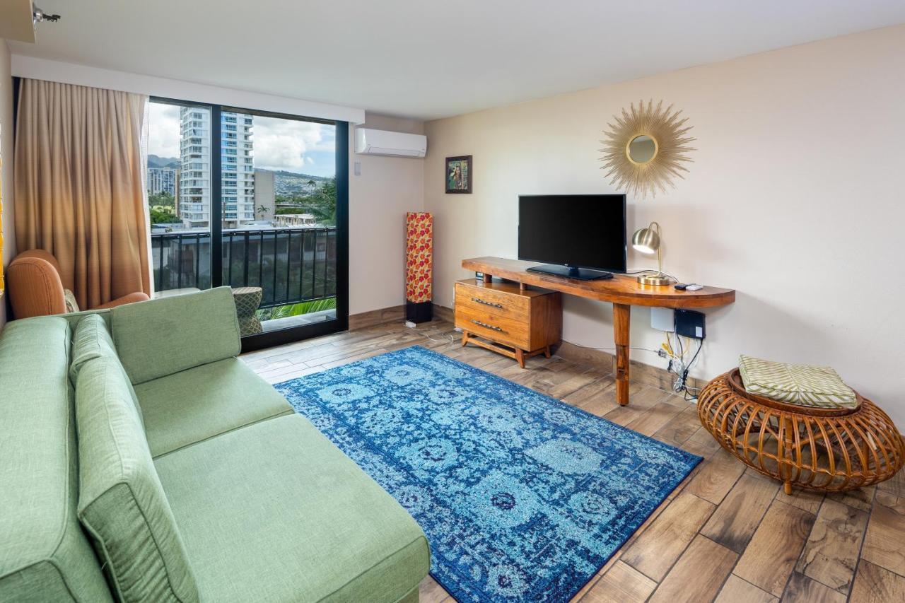 Gorgeous One Bedroom Bamboo Blocks From The Beach Honolulu Zewnętrze zdjęcie