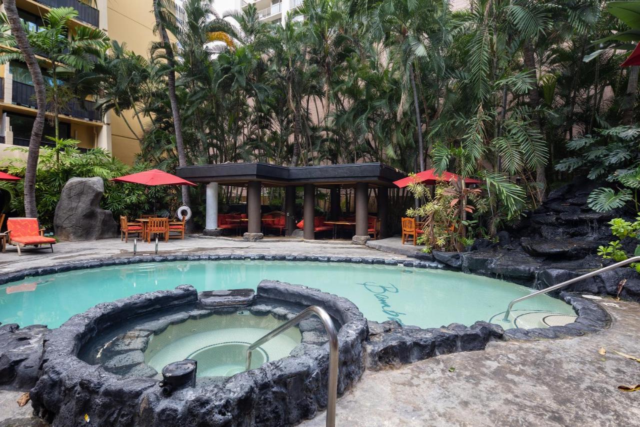 Gorgeous One Bedroom Bamboo Blocks From The Beach Honolulu Zewnętrze zdjęcie