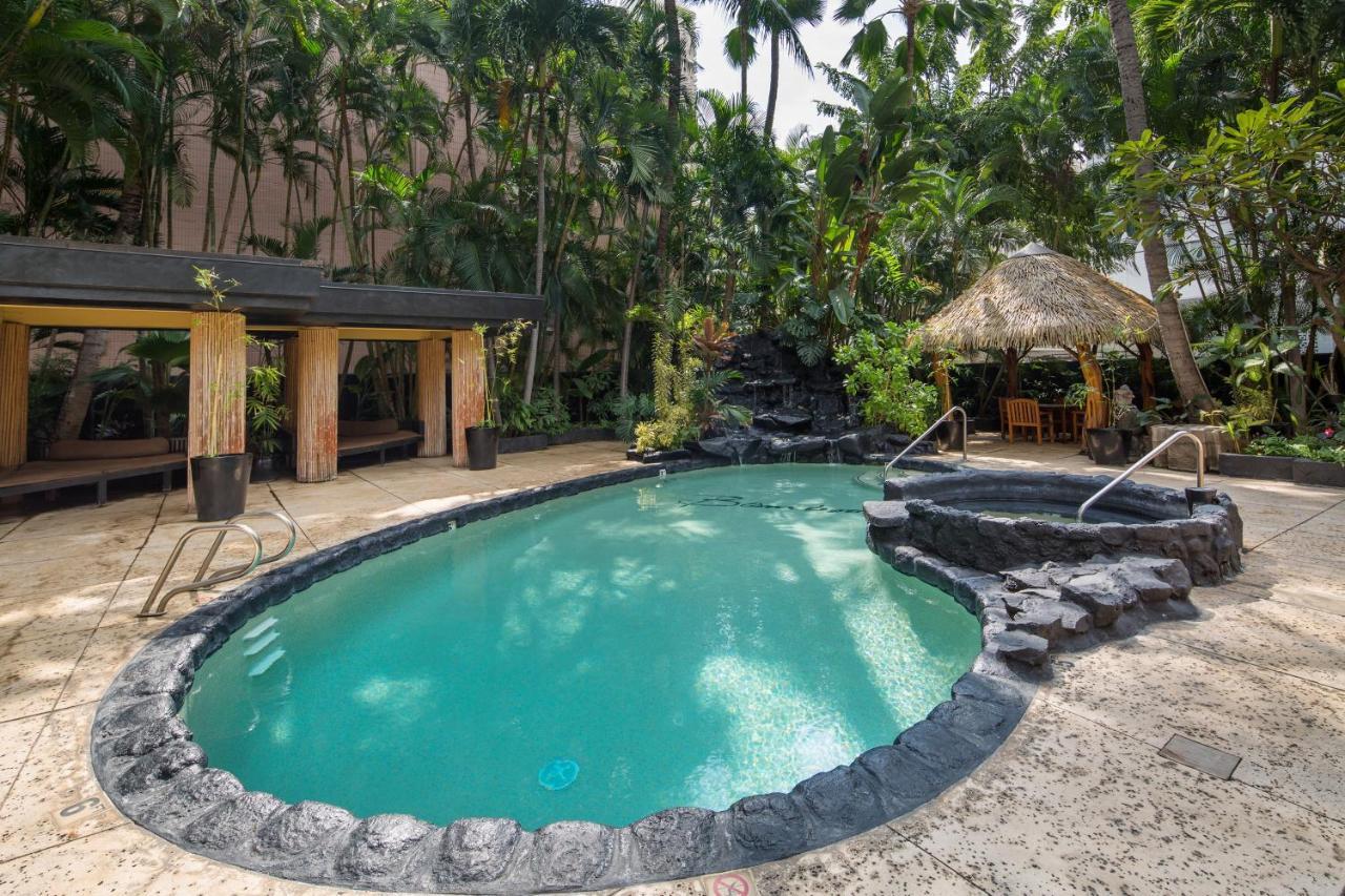 Gorgeous One Bedroom Bamboo Blocks From The Beach Honolulu Zewnętrze zdjęcie